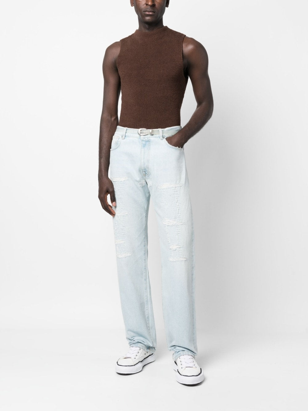 424 Distressed Straight-Leg Jeans in Light Blue image 4