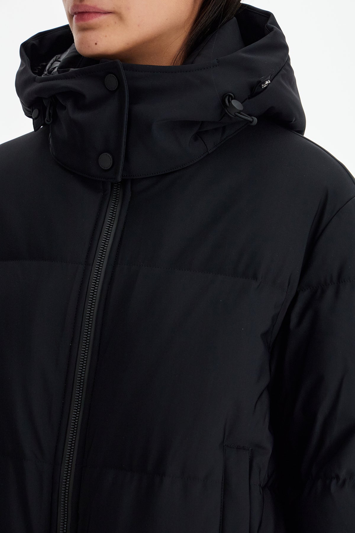 Moose Knuckles Misti Short Down Jacket: Water-Resistant & Stylish image 3